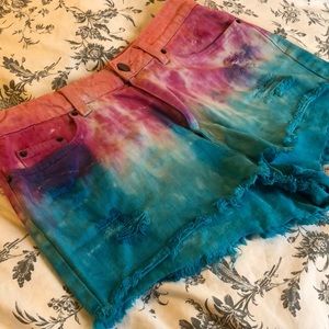 ✨URBAN OUTFITTERS High Rose Cheeky Shorts✨